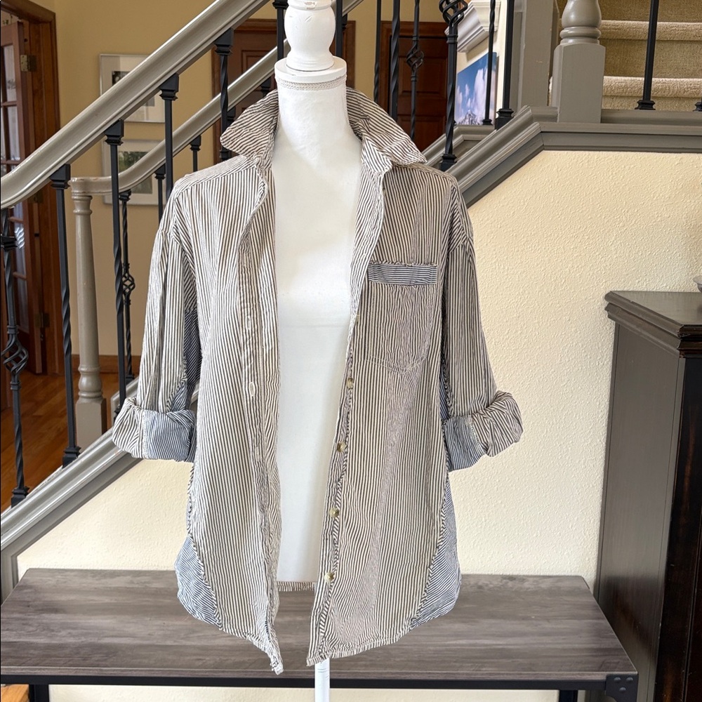 We The Free Happy Hour Oxford Buttondown Size XS - Picture 13 of 16